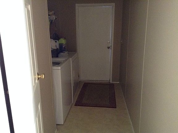 Laundry room washer & dryer