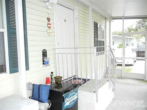 INSIDE SCREENED LANAI
