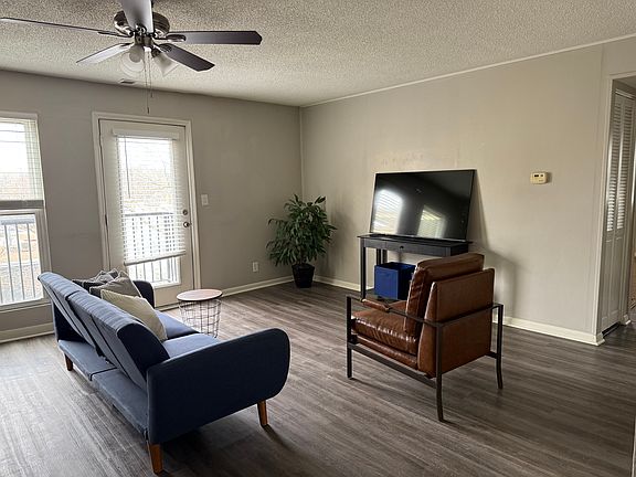 4th image of 4033 Oak St #M