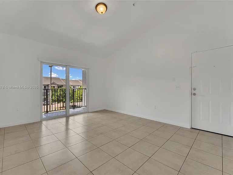 15400 SW 284th St #1312 — Photo 3
