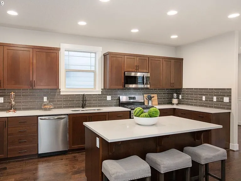7023 NW Eleanor Ave — Photo 7