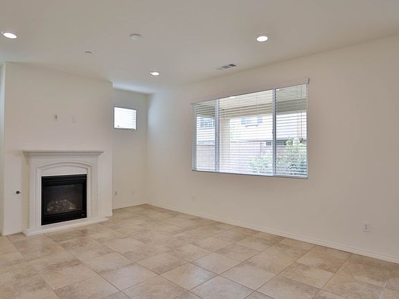 4th image of 15593 Paprika Ln