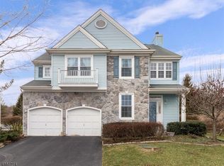 18 Paddock Ct, Asbury, NJ 08802