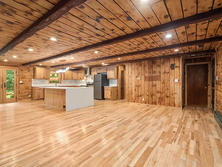 56 Parmenter Ln — Photo 8
