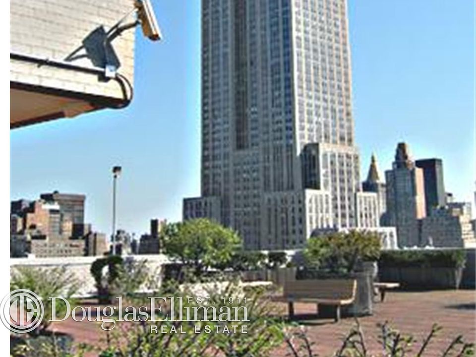 2nd image of 990 6th Ave APT 12H