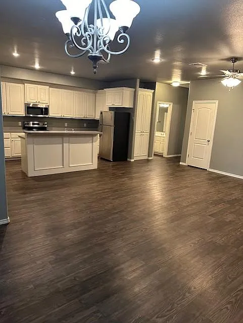 3 bed, 1411 sqft, $1,450 — Photo 3