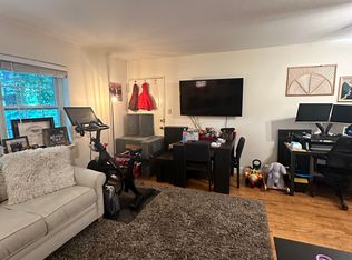 7 Charlesbank Rd APT 2, Newton, MA 02458