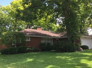 335 N Pioneer Rd, Waukegan, IL 60085