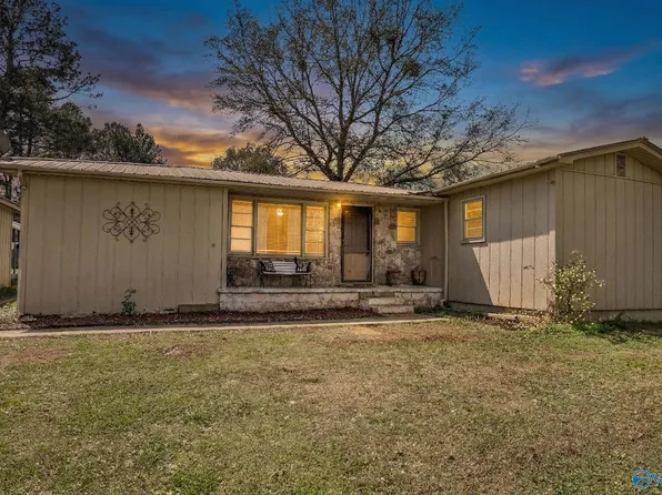 5065 Section Line Rd, Albertville, AL 35950