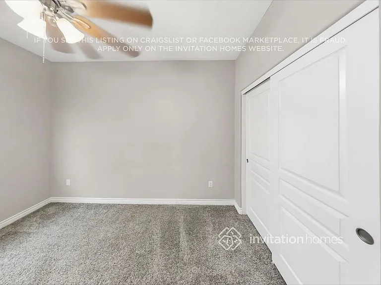327 S Travis — Photo 16
