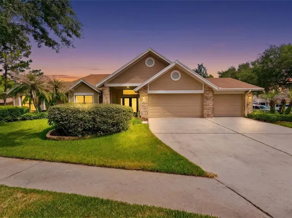 8701 Tantallon Cir, Tampa, FL 33647
