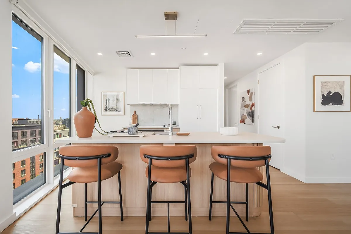 1042 Atlantic Avenue — Photo 2
