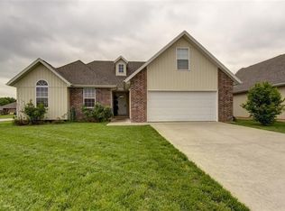 1138 S Arcadia Ave, Springfield, MO 65804