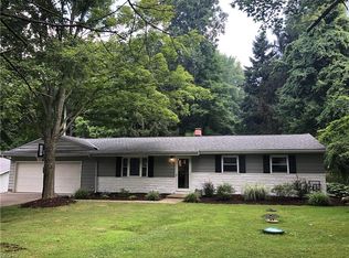 8374 Cedar Rd, Chesterland, OH 44026