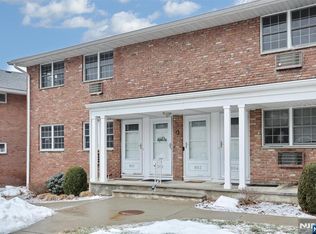 903 Washington Dr, Ramsey, NJ 07446