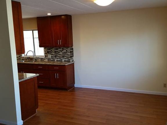 4th image of 110 San Antonio Way