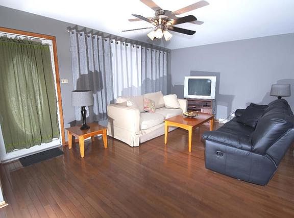 4th image of 10320 S Avenue O