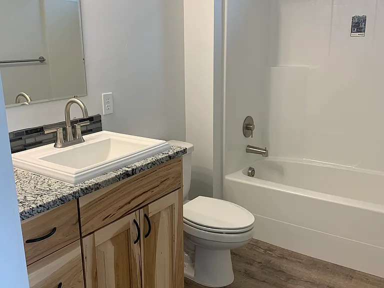 645 W Pine Ave — Photo 13