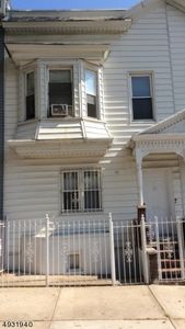 51 Park Ave, Newark, NJ, 07104
