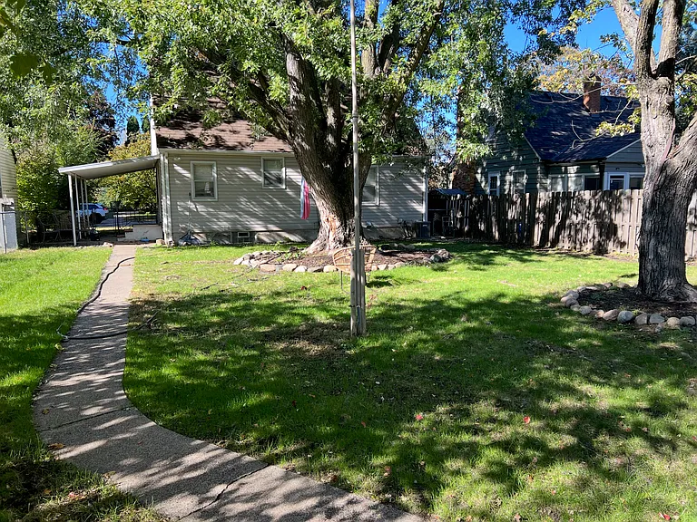4014 Regent Ave N — Photo 2