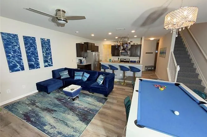 3 bed, 2.5 bath, 1794 sqft, $3,300 — Photo 3