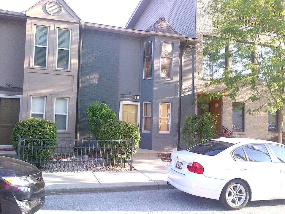 667 E. Merrill St. FRONT VIEW