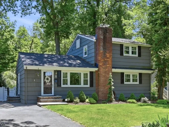 36 Calumet Ave, Oakland Boro, NJ 07436