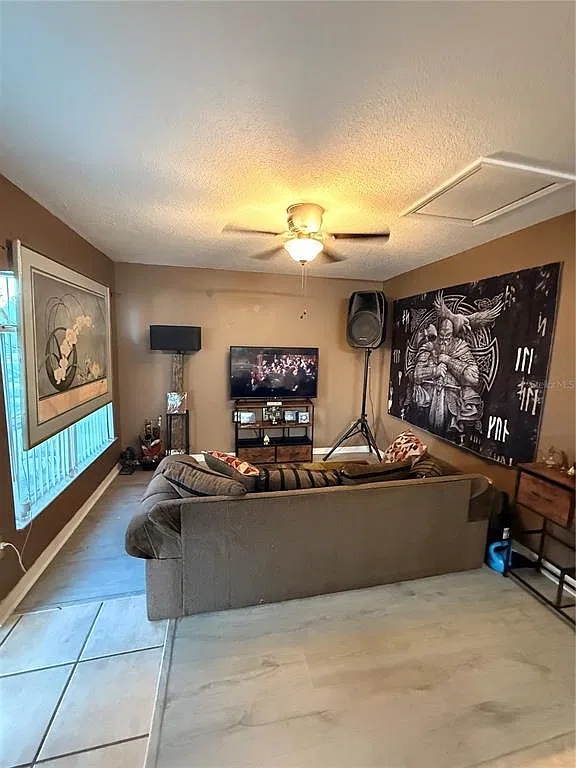 1 bed, 1.0 bath, 406 sqft, $1,200 — Photo 3
