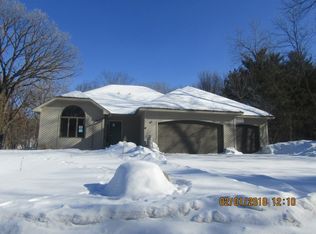 2041 Oakridge St, Saint Paul, MN 55119