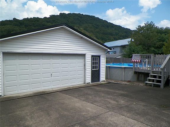 3rd image of 130 W Riverview Dr