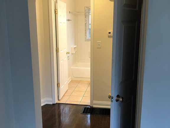 4th image of 642 Maylawn Ave