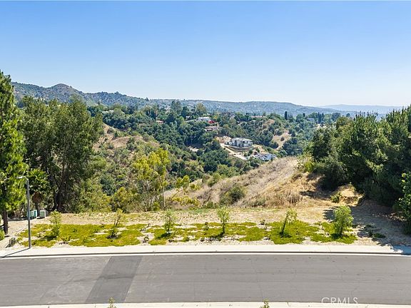 4th image of 1562 Calle Cristina #10