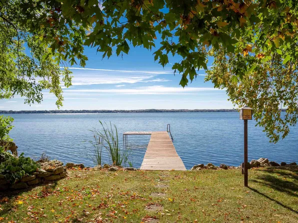 3181 Sunnyside St, Stoughton, WI 53589