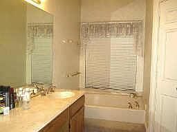 3rd image of 405 Lemontree Ln
