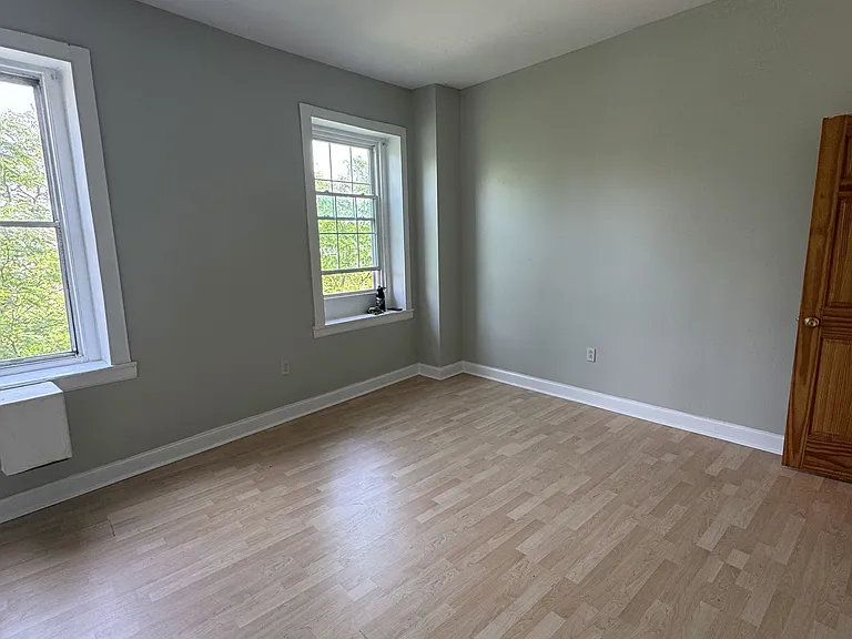 4604 Woodland Ave #2F — Photo 9