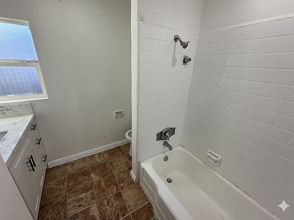 5th image of 10425 McVine Ave #A