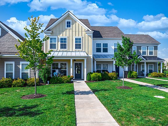 2nd image of 108 Mary Ann Cir #108
