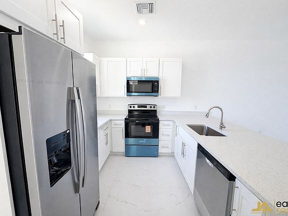 2nd image of 1127 Homer Ave S