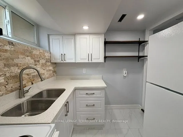 869 Marinet Cres #BASEMENT — Photo 12