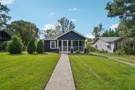 Ray Ave-S2808-001.jpg