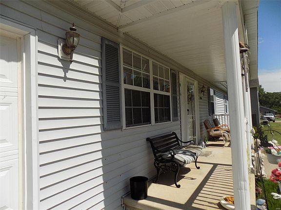 2nd image of 208 N Valle St