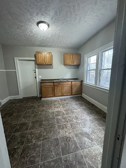 2 bed, $1,150 — Photo 3