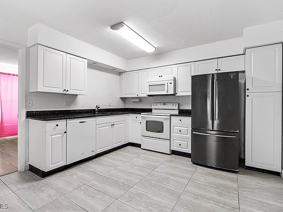 2nd image of 1100 Pondella Rd APT 908