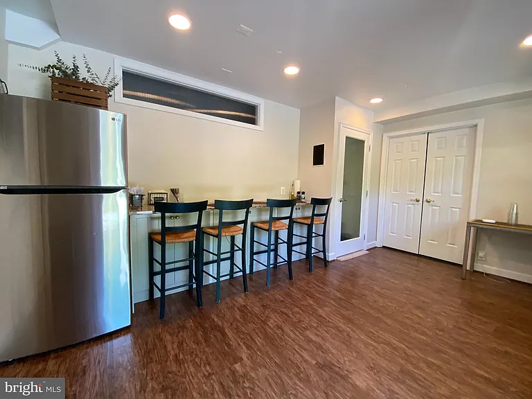 1251 Hinton Dr — Photo 45