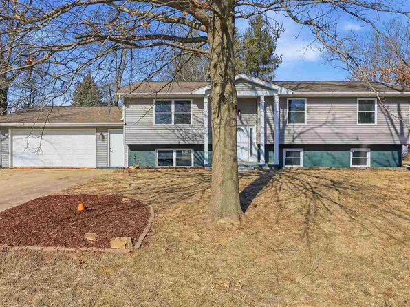 4204 Lloyd Ave SE, Iowa City, IA 52240