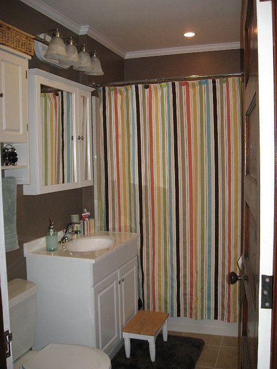 Newly remodeled full bathroom