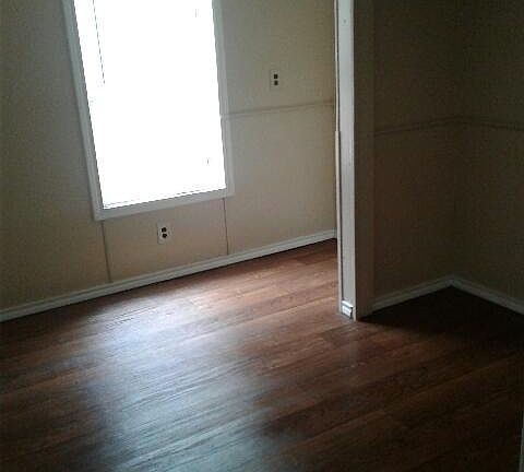 3rd image of 431 Terrace Plaza Dr