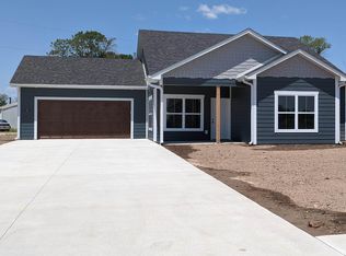 965 N Hickman St, Centralia, MO 65240