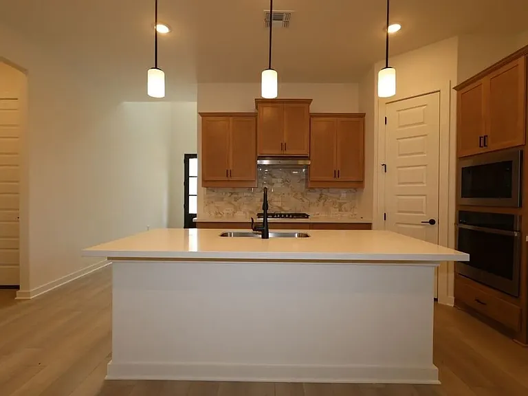 3609 Helena Way — Photo 15