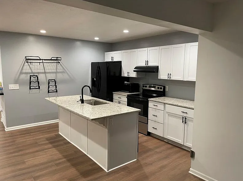 3 bed, 2.5 bath, 1744 sqft, $2,350 — Photo 4